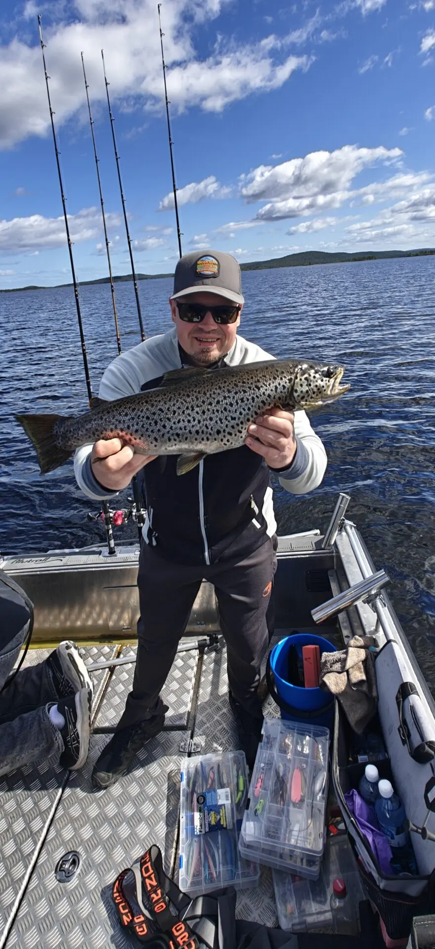 60 senttiä Inarin kirkasta