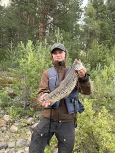 Vauhikas taimen Tuksu MaxRapilla Ivalojoelta